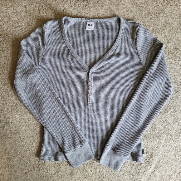 Aritzia TNA waffle knit Henley long sleeve shirt size large - Picture 4 of 12